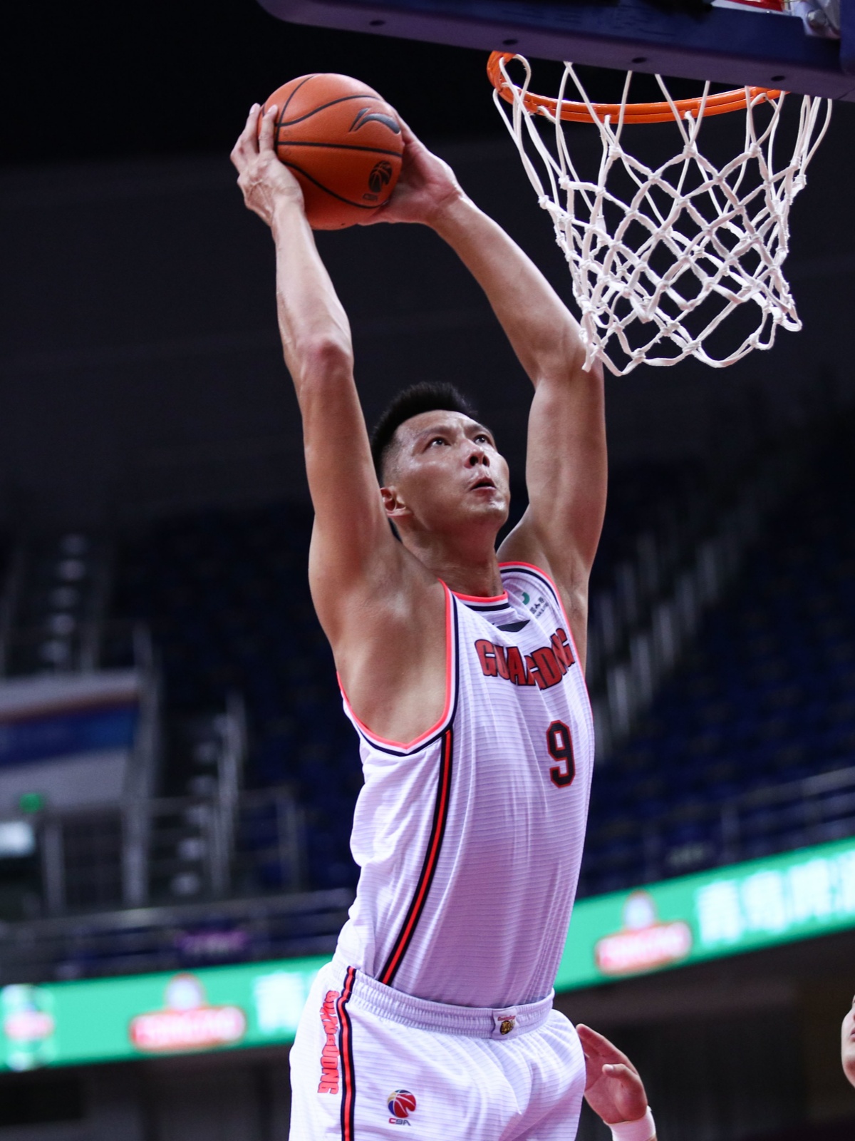 拜仁慕尼黑关键时刻回应争议;志在CBA常规赛名次提升;信心回归;年轻球员得到机会的简单介绍 拜仁慕尼黑关键时刻回应争议;志在CBA常规赛名次提升;信心回归;年轻球员得到机会的简单介绍