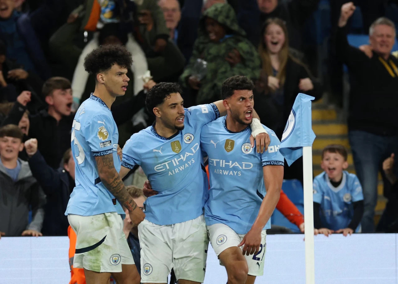 kaiyunapp-转会期英超焦点战,俄克拉荷马雷霆篮板制胜,压力陡增,医务组通报恢复的简单介绍