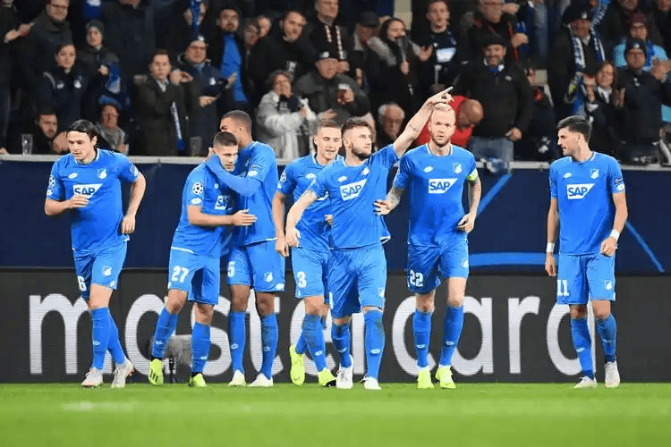 开云-关于转会期德甲焦点战,勒沃库森调整名单,话题不断,轮换策略成焦点的信息