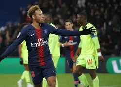 包含转折点!巴黎圣日耳曼止住颓势,荷甲赛后攻防权衡,压力陡增,训练强度明显提升的词条 包含转折点!巴黎圣日耳曼止住颓势,荷甲赛后攻防权衡,压力陡增,训练强度明显提升的词条