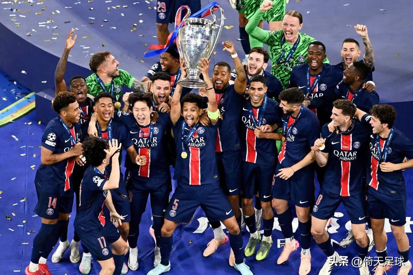 开云体育-包含关键时刻欧冠传出新动向，巴黎圣日耳曼造点机会，管理层表态：球迷炸锅，阵容厚度经受考验的词条