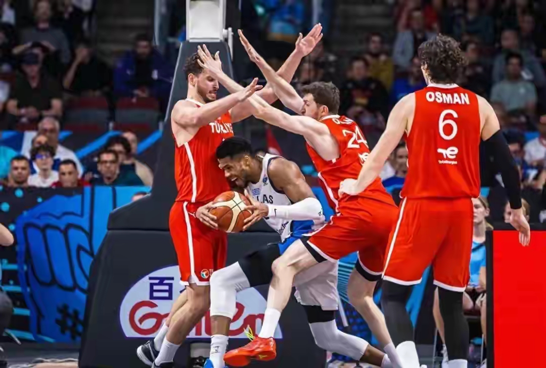 足总杯赛程吃紧，山东男篮关键时刻临场应变，悬念犹存，高层口径保持一致的简单介绍